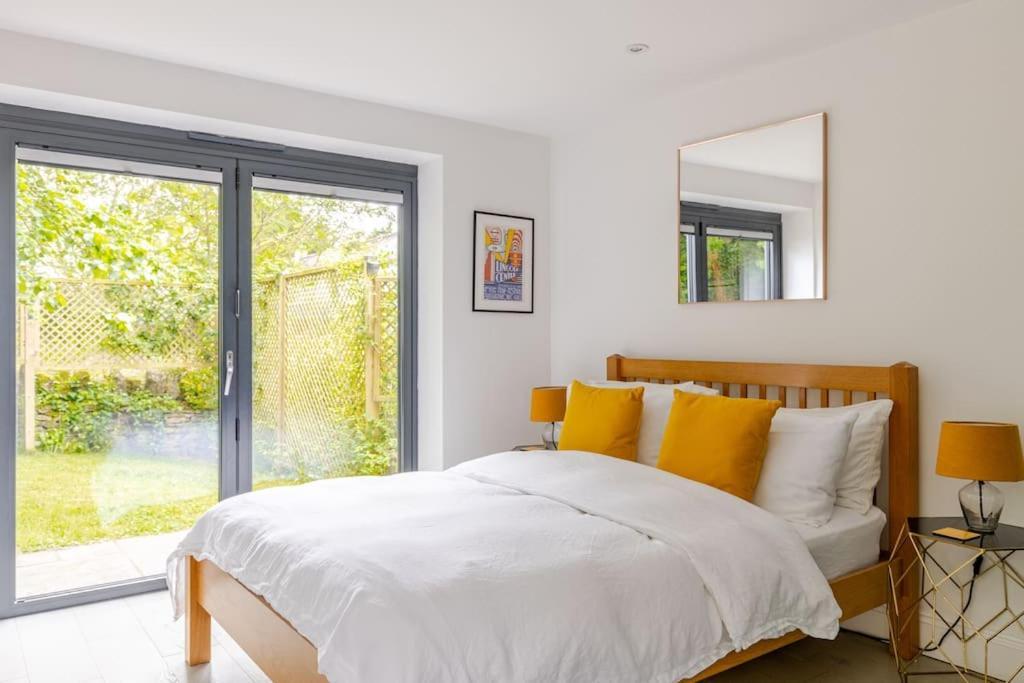 شقة Cosy Cotswolds Retreat Near Bath & Castle Combe كيبنهام المظهر الخارجي الصورة